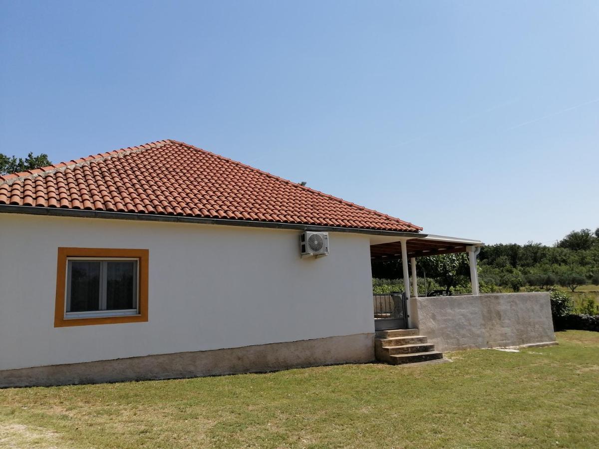 Holiday House Tunjarice أوبروفاتش المظهر الخارجي الصورة